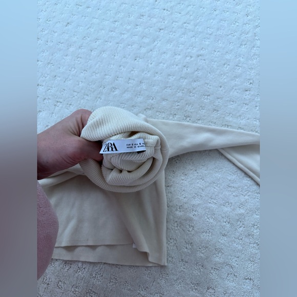 Ribbed Cream Turtleneck Sweater - Picture 6 of 8